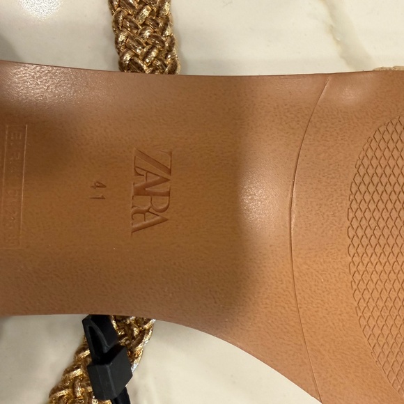Zara gold sandal BRAND NEW size 10 - Picture 4 of 5